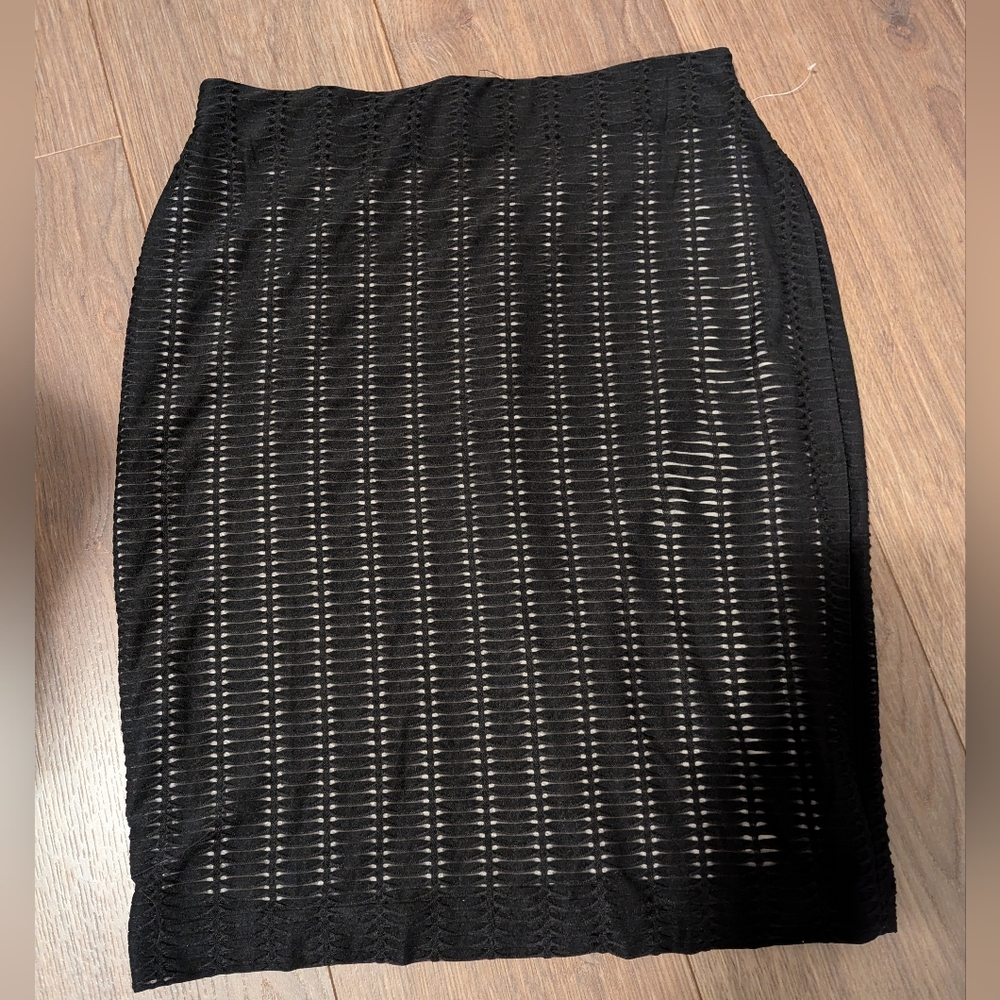 CLEO | black and cream pencil skirt, stretchy, small petite, NWOT